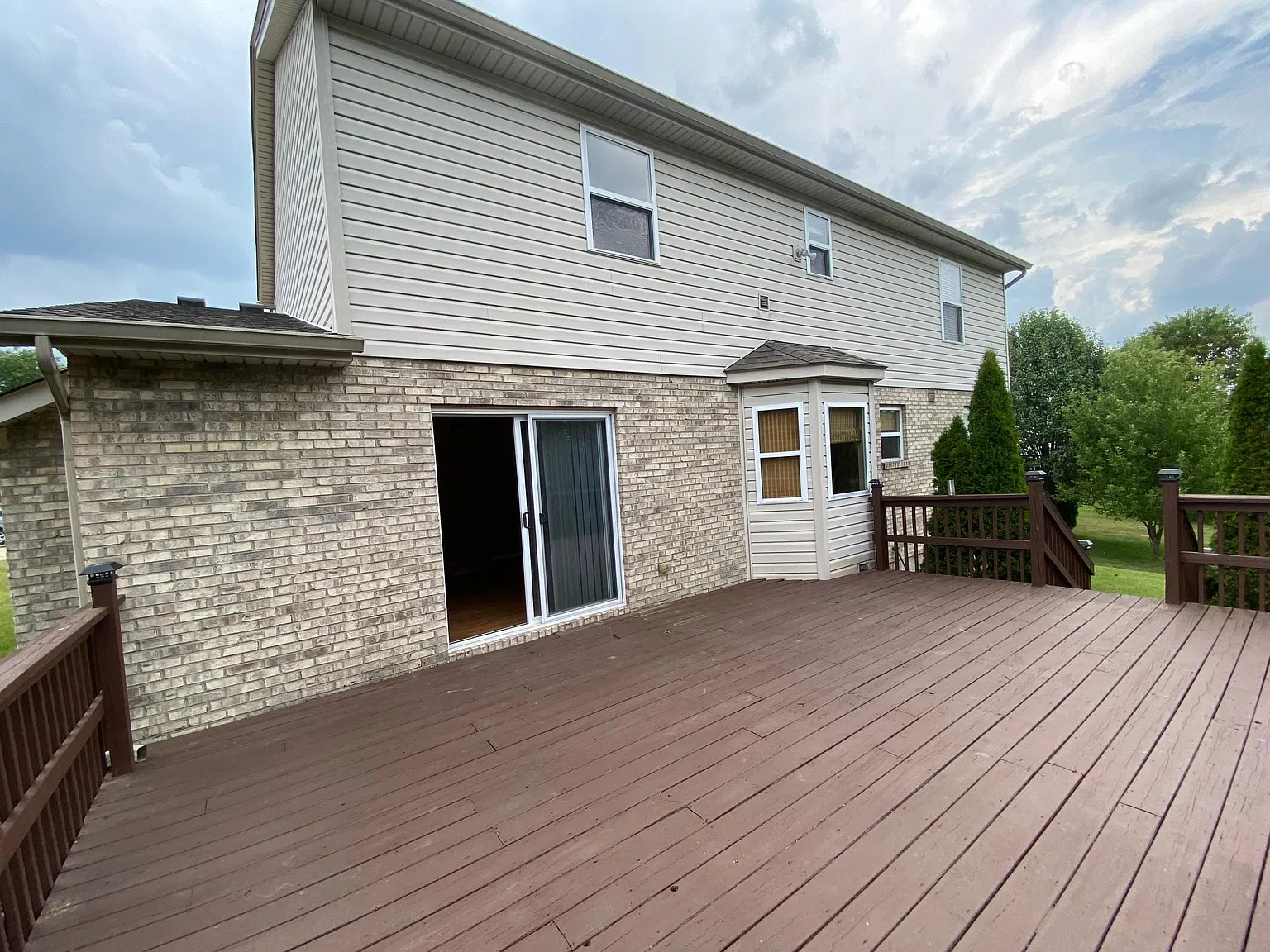 4 bed, 2.5 bath, 1986 sqft, $2,600 — Photo 2