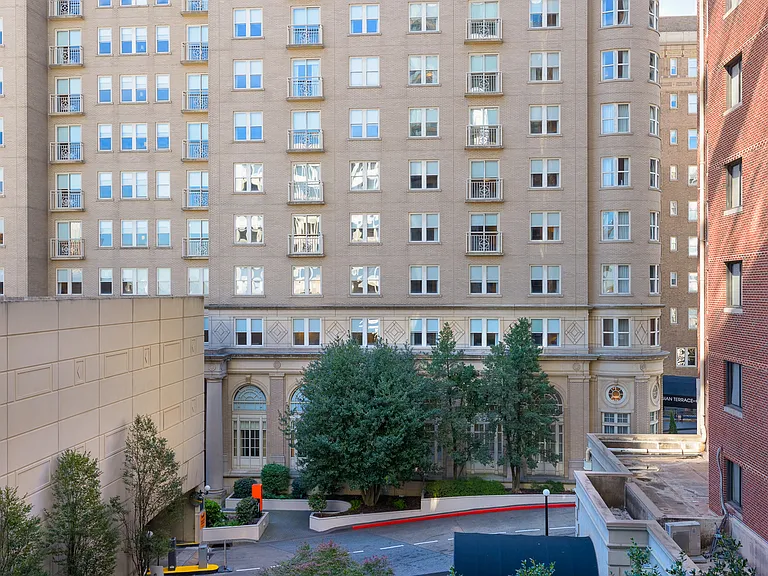 Lilli Midtown