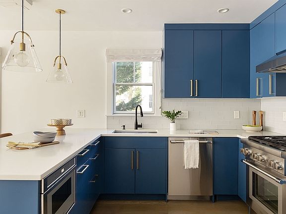5th image of 156 Fayerweather St #156