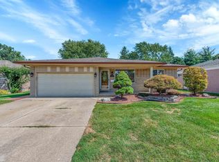 31316 Hayes Rd, Fraser, MI 48026
