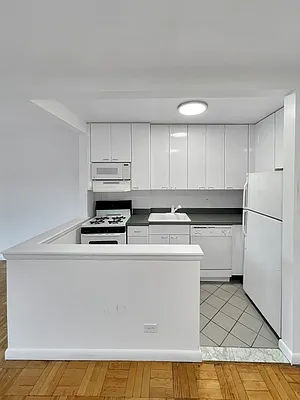 Rented by R New York | media 5