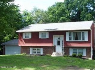 3115 Spawn Rd, Schenectady, NY 12303