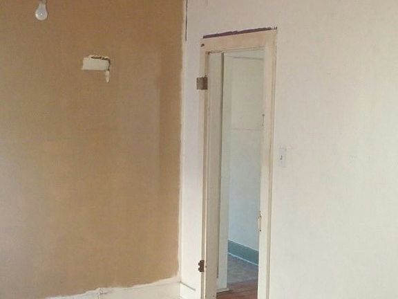 4th image of 317 W 15th Ave