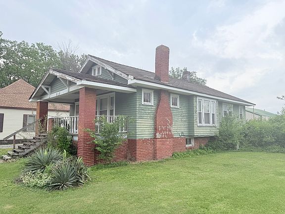 2nd image of 717 W Sloan St