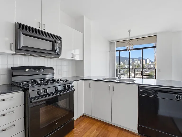 151 W 2nd St #1906 — Photo 2
