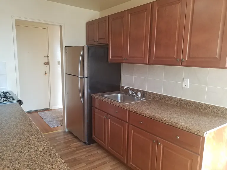 Martin Manor — Photo 17