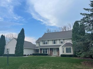 4313 W River Willows Ct, Mequon, WI 53092