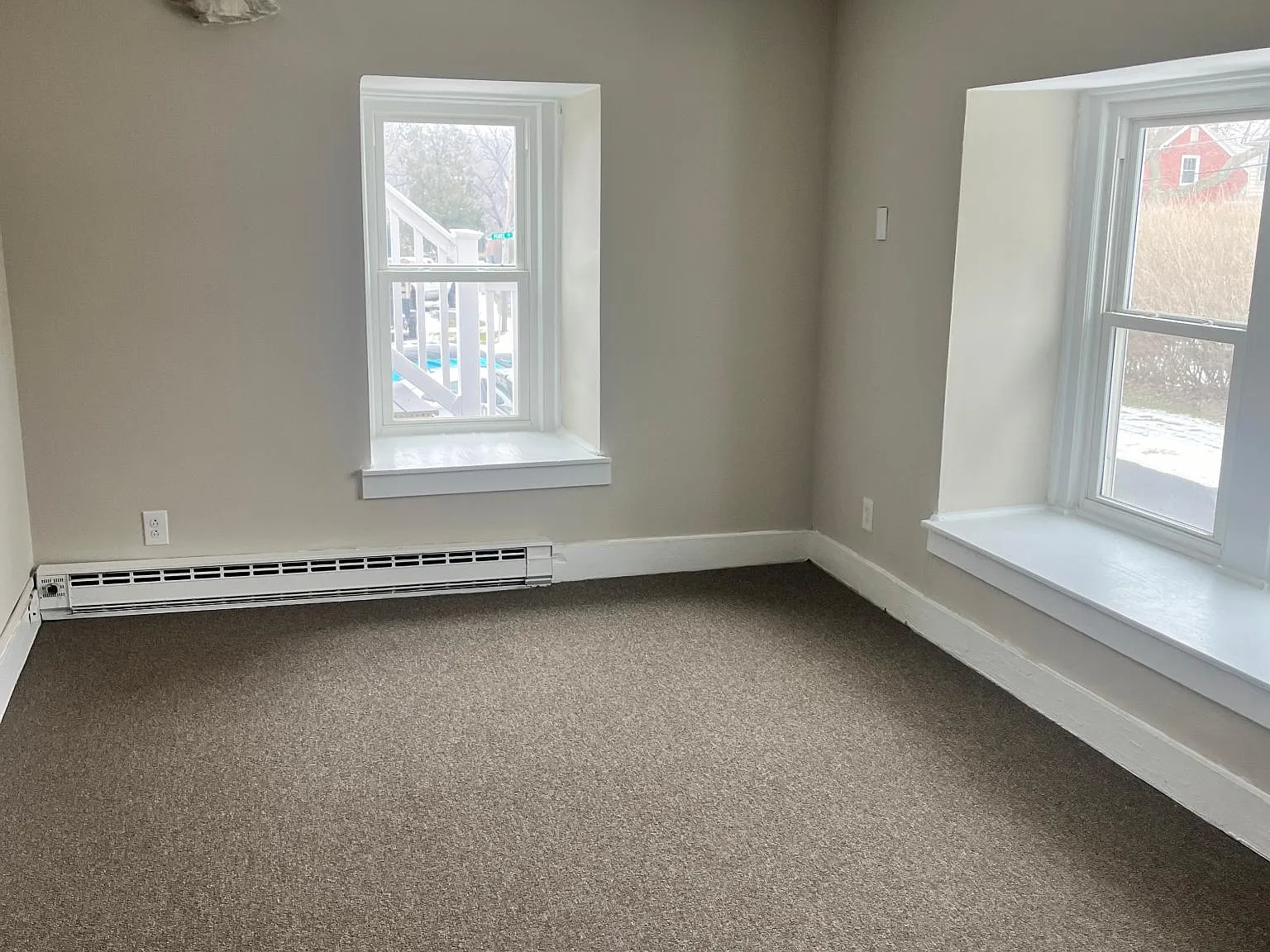 305 S White Oak St — Photo 4
