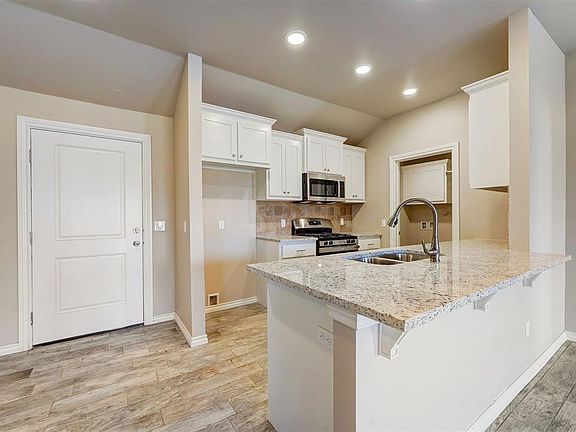 5th image of 1505 NE 26th St