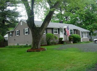 10 Crawford Dr, Tewksbury, MA 01876