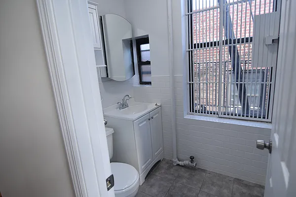 Rented by CNC-Assets | media 10