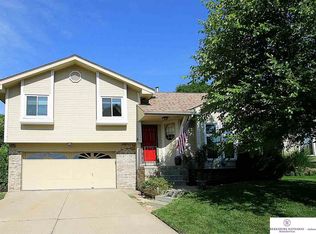 5534 N 111th St, Omaha, NE 68164