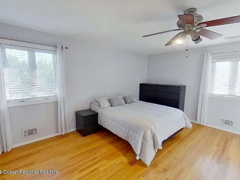 743 Shrewsbury Ave — Photo 6