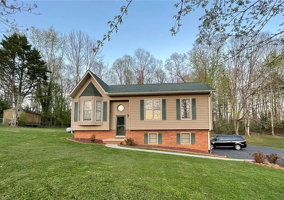 1st image of 157 Meadow Dr