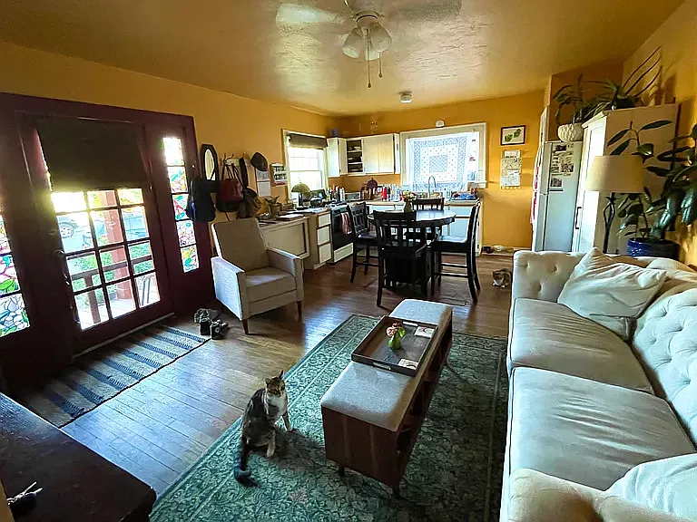 2 bed, 744 sqft, $2,995 — Photo 4