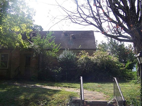 2nd image of 610 E 2nd North St