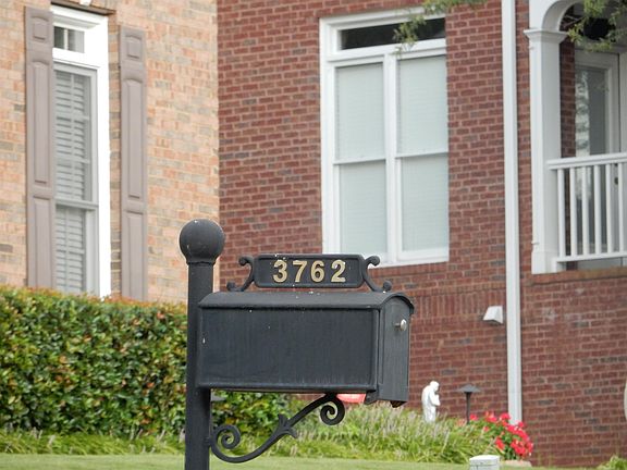 2nd image of 3762 Honey Pot Way NE