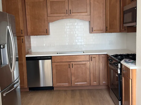 4230 Brentwood Ln, Waukegan, IL 60087