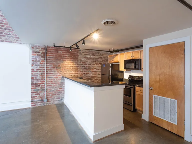 Cornish Brewery Apartment Homes — Photo 60