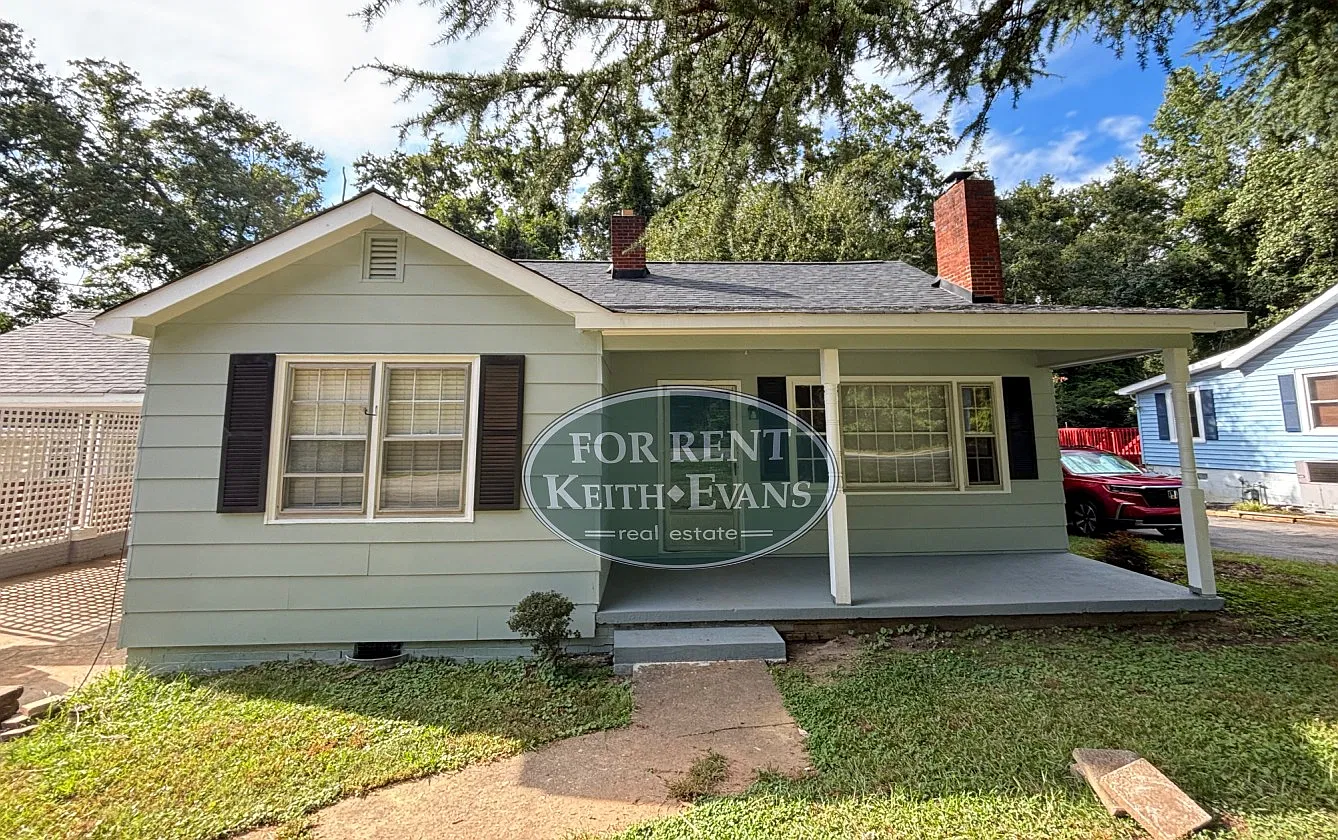 3 bed, 1.5 bath, 1132 sqft, $1,415 — Photo 1