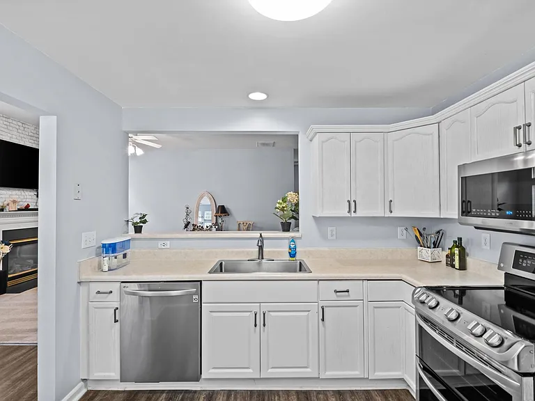 6601 Courtland St — Photo 11