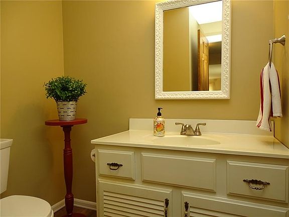 3rd image of 321 Toura Dr