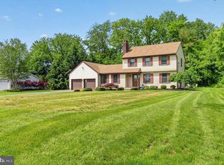 106 Johnstone Dr, Pennington, NJ 08534