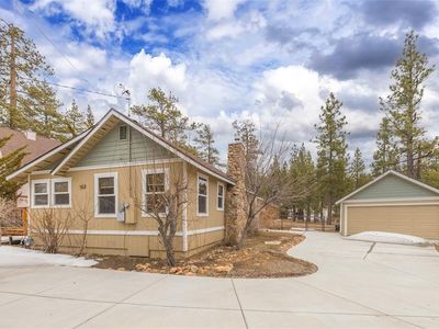 40083 Lakeview Dr, Big Bear Lake, CA, 92315
