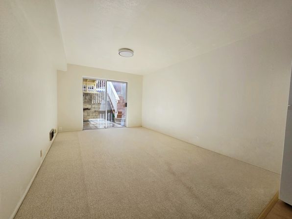 348 Holyoke St