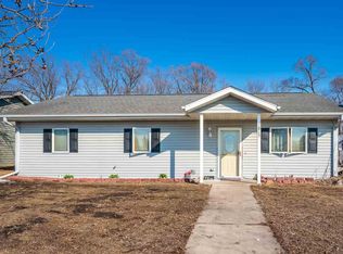 1813 S Hoover Ave, Mason City, IA 50401