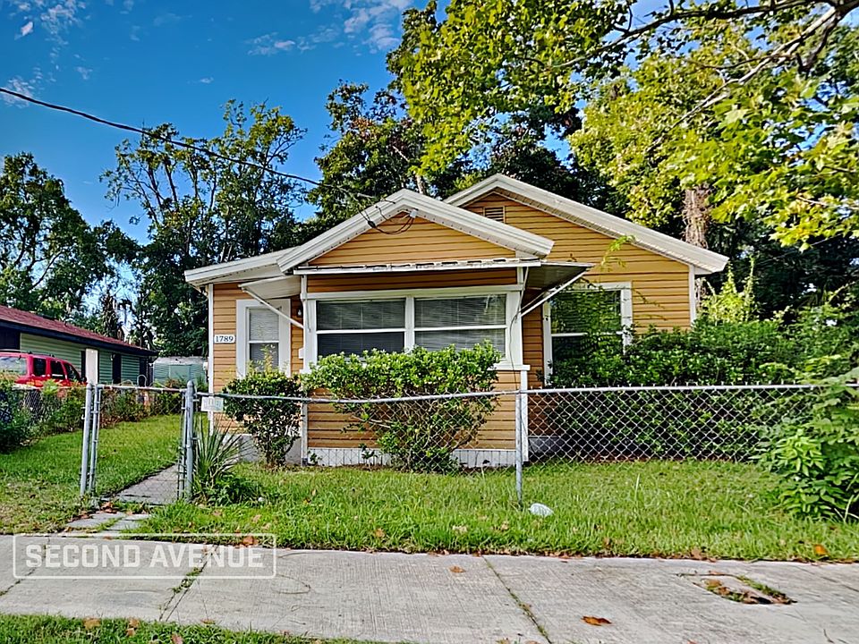 1st image of 1789 Dot St