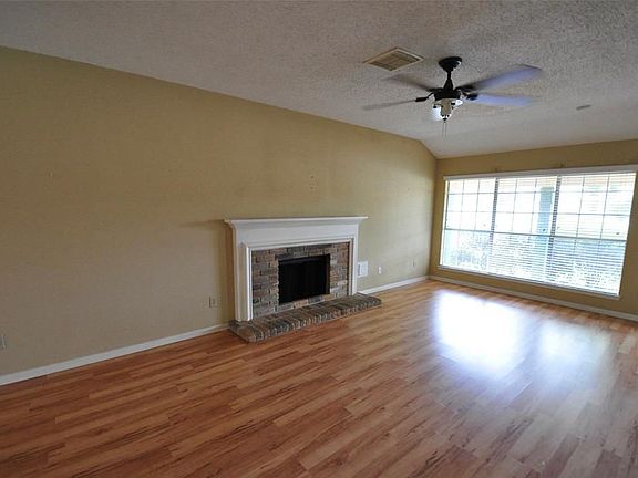 3rd image of 3614 Green Fields Dr