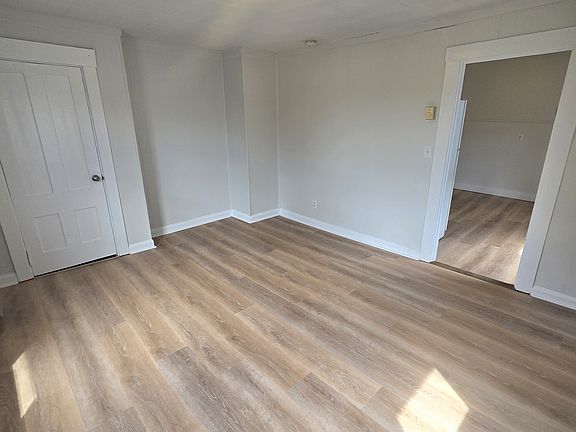 3rd image of 34 Oak St #4