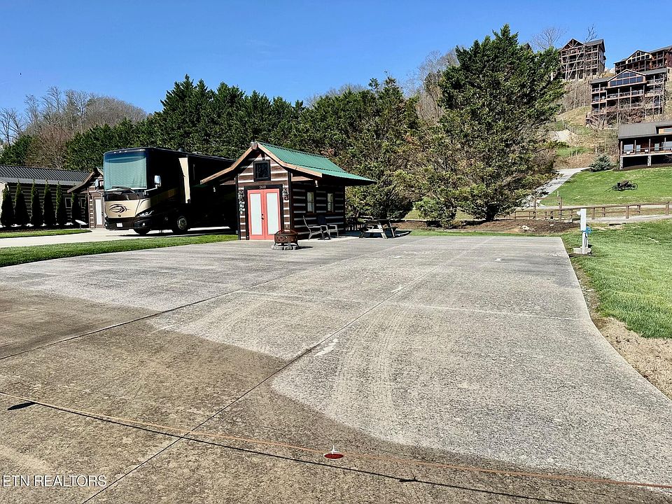 1st image of 1919 Lizi Loop Way