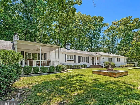8601 Mount Zephyr Dr, Alexandria, VA 22309