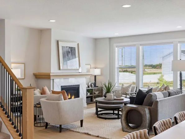 5019 Airlake Dr, Woodbury, MN 55129