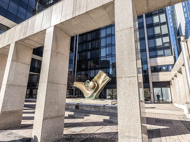 30 Wellington St E #1006 — Photo 32