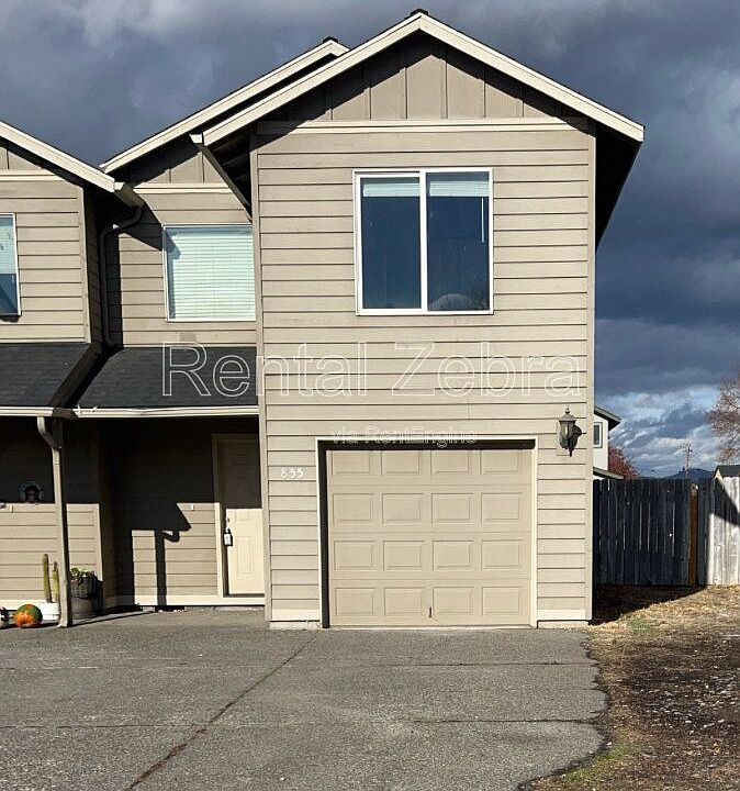 1st image of 855 NE Larch Ave #855