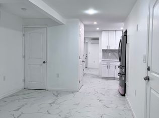12212 25th Rd, Flushing, NY 11354