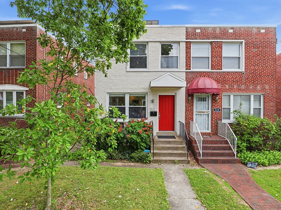 521 Madison St NE #1