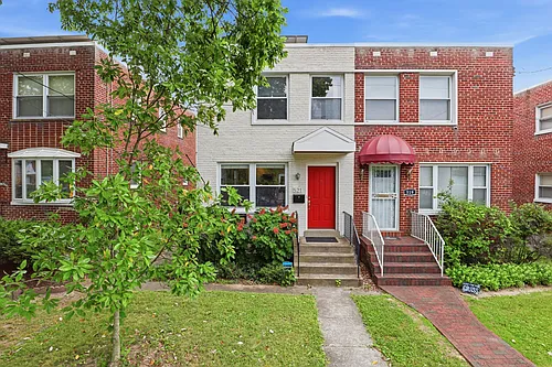 521 Madison St NE #1 Photo 1