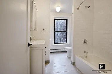 Rented by R New York