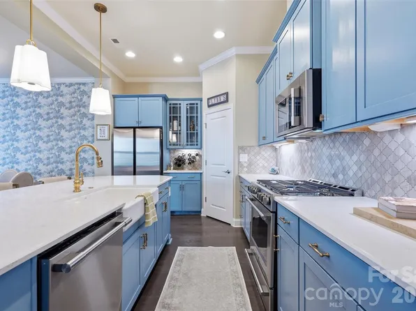 9030 Boling Green Dr, Charlotte, NC 28277