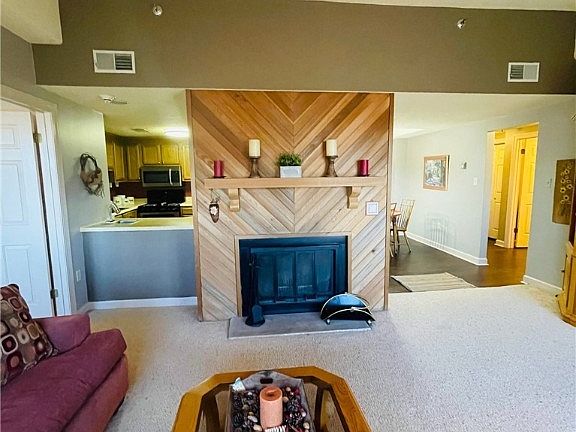 5th image of 303 Sugar Top Drive #2102