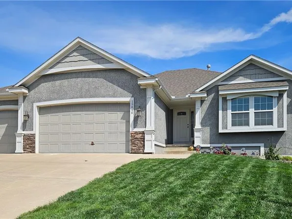 15416 Juniper Ln, Basehor, KS 66007