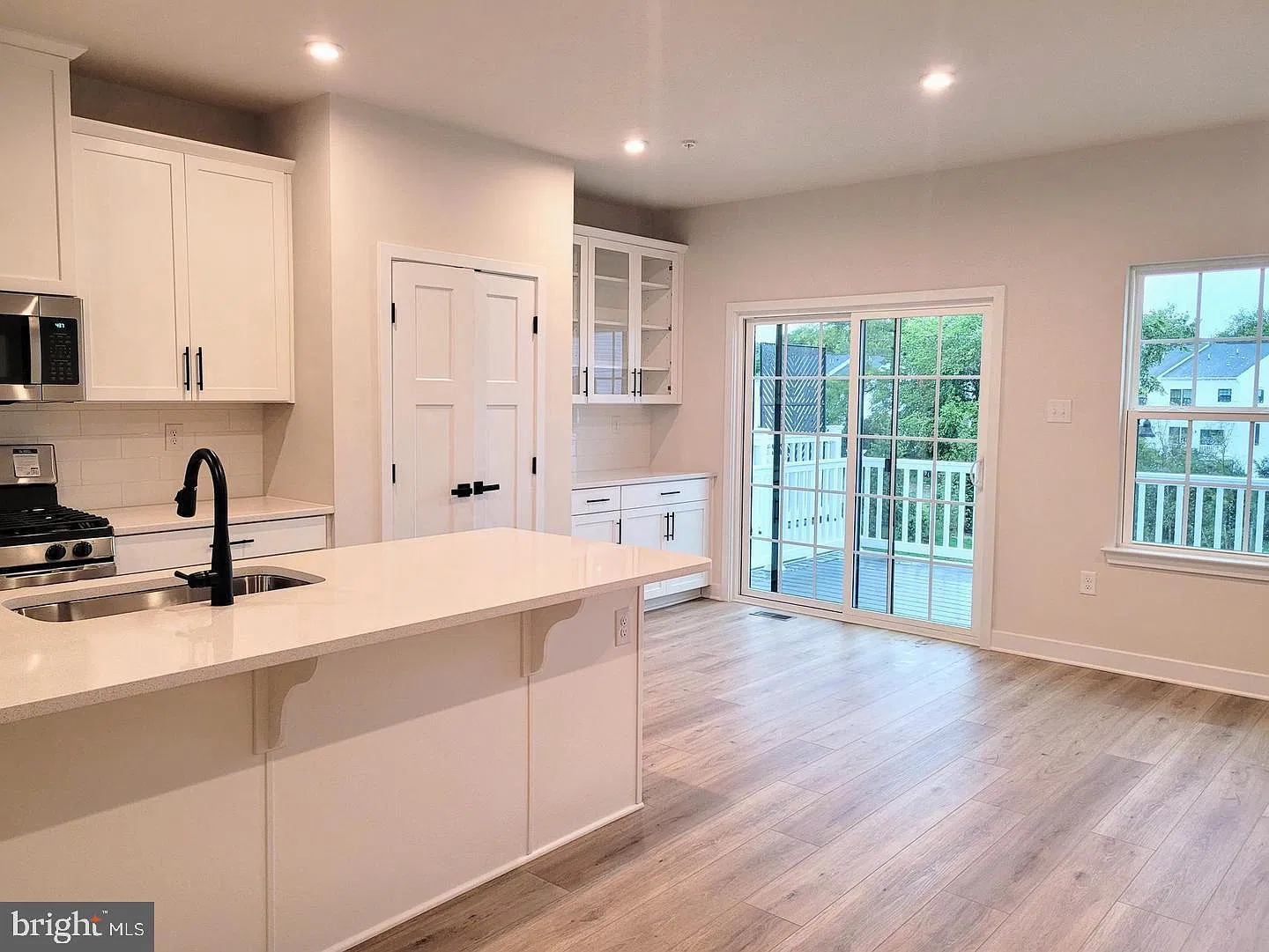 3 bed, 3.5 bath, 2036 sqft, $3,500 — Photo 4