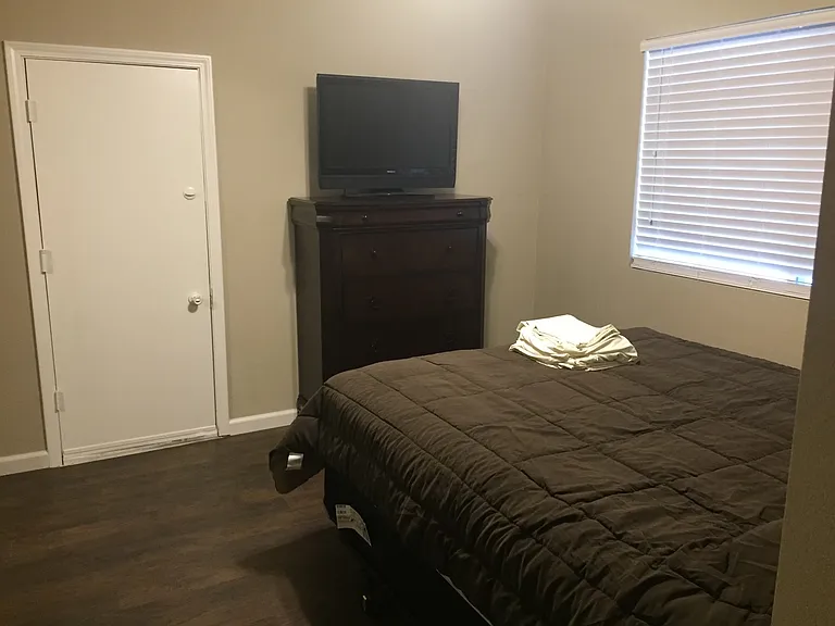 13909 Daphne Ave — Photo 6