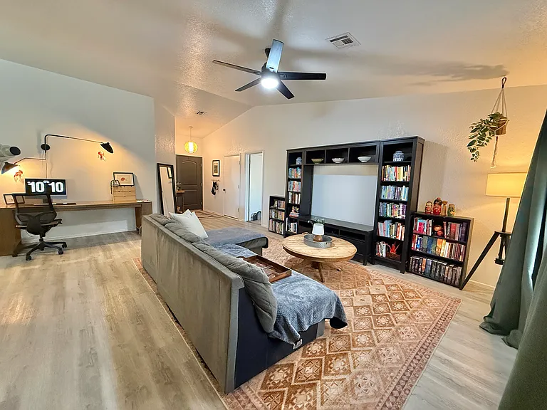 4028 S Sagebrush Ave — Photo 8