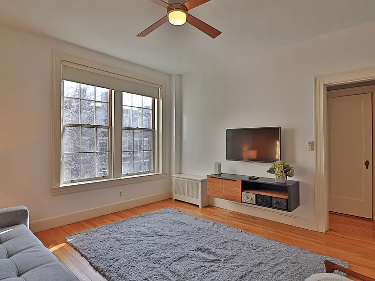 141 Beaconsfield Rd #3 — Photo 13