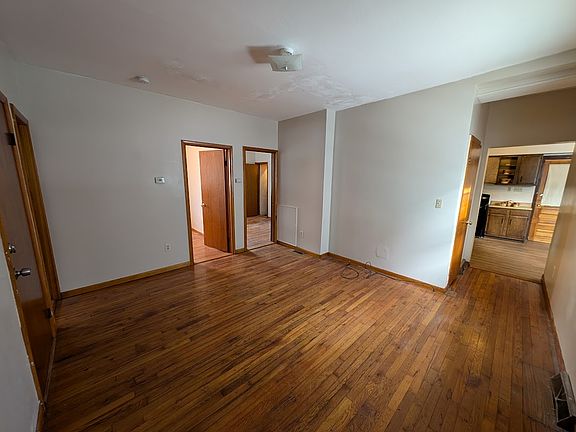 3rd image of 22 Meadow St Fl 1